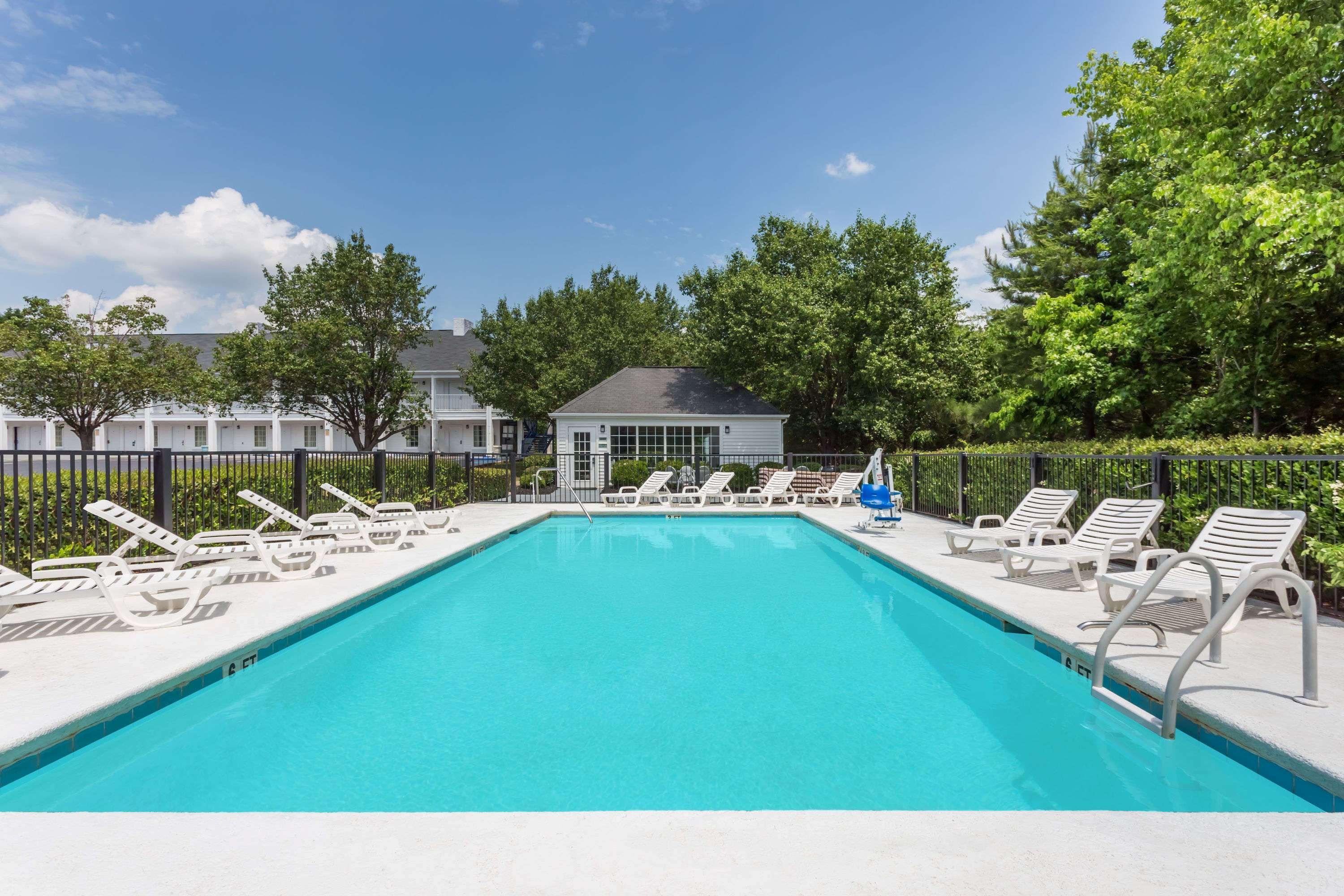 Baymont By Wyndham Anderson Clemson Hotel Bagian luar foto