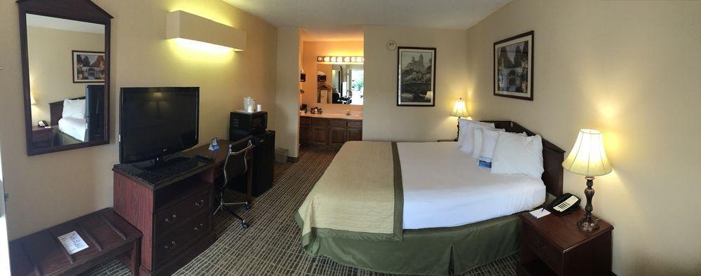 Baymont By Wyndham Anderson Clemson Hotel Bagian luar foto