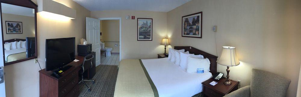 Baymont By Wyndham Anderson Clemson Hotel Bagian luar foto